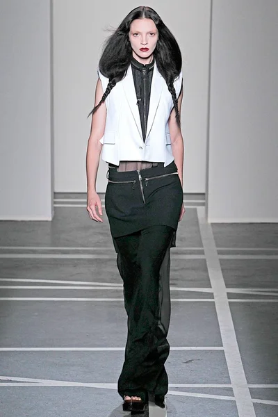 Look 3